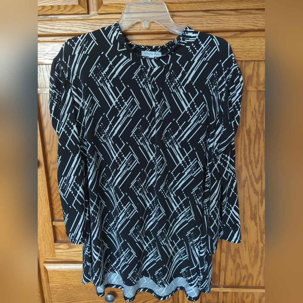 Women's Ophelia Roe Black & White Patterned Blouse Sz. 3X